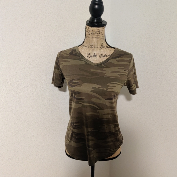 🤍💚NY&CO Women's Cheetah-Print Perfect Tee - Picture 3 of 3